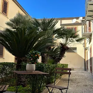 Corte Dei Re Di , Palermo Italia